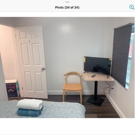 Stylist Bedroom Central Of 볼티모어 외부 사진